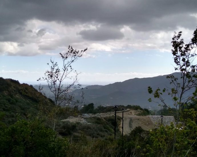 overlooking the valley of la canada / flintridge cloudy